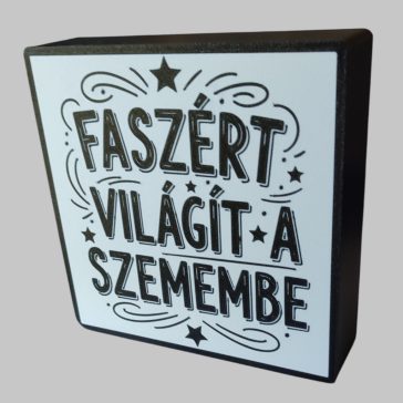 Faszért világít a szemembe lámpa